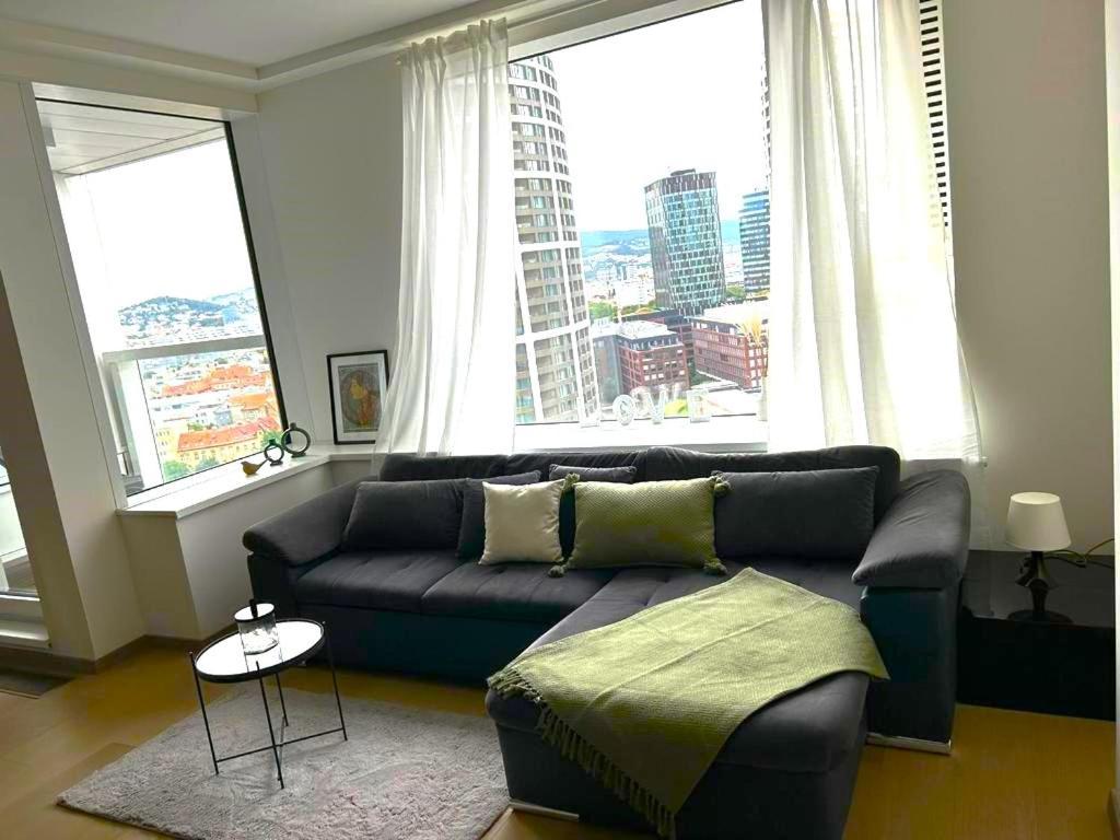 Skau Panorama Family & Business Apartment City View Free Parking Pressburg Exterior foto