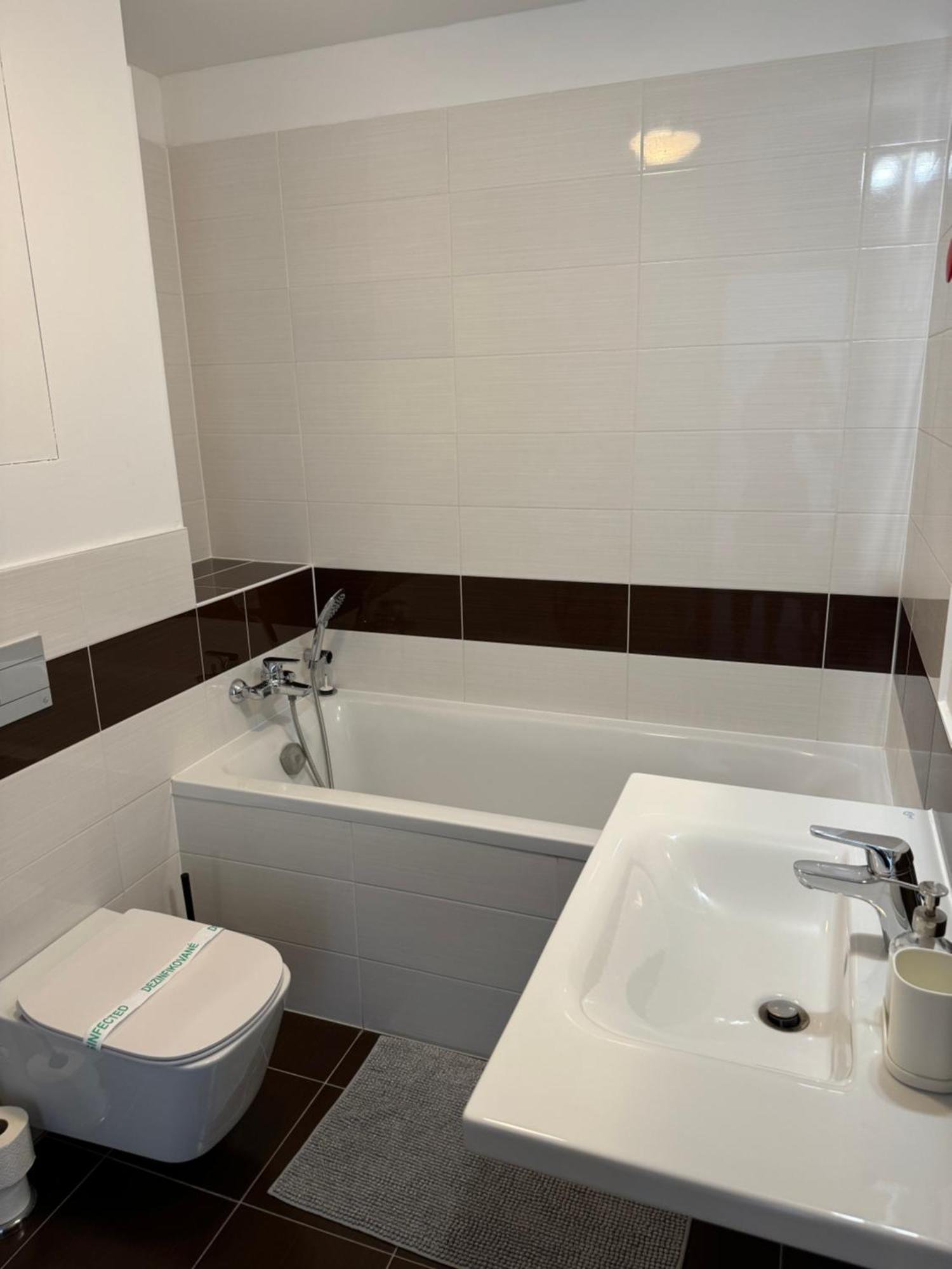 Skau Panorama Family & Business Apartment City View Free Parking Pressburg Exterior foto